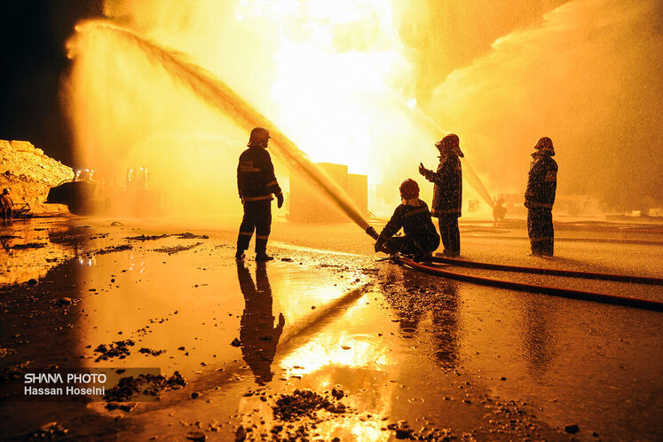 مهار فوران چاه ۱۴۷ رگ سفید