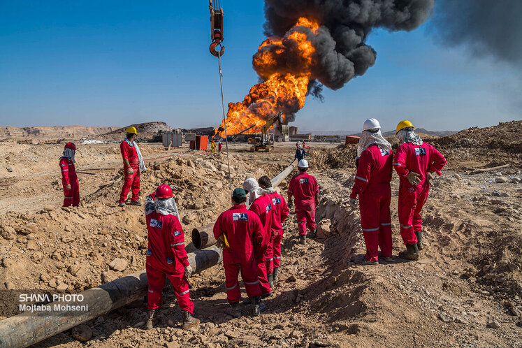 مهار فوران چاه ۱۴۷ رگ سفید