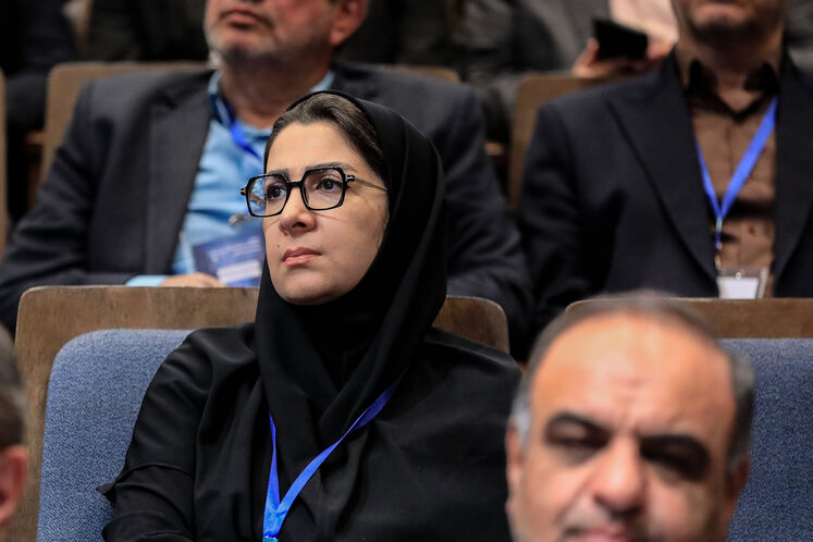 فاطمه کاهی، رئیس روابط‌ عمومی شرکت ملی پالایش و پخش فرآورده‌های نفتی