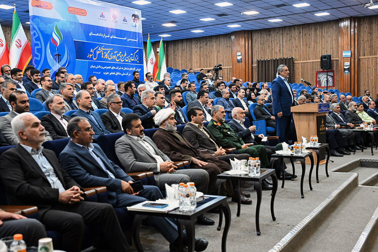 آیین رونمایی از بزرگترین طرح جمع آوری گازهای مشعل کشور - اهواز