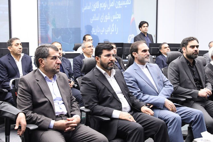 بازدید اعضای کمیسیون اصل ۹۰ از مرکز مانیتورینگ شرکت ملی نفت