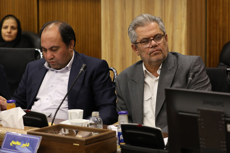  فرخ علیخانی، مدیر تولید شرکت ملی نفت ایران و  رضا عاقبتی، مدیر مهندسی و توسعه شرکت ملی نفت ایران