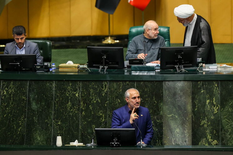 صحن علنی مجلس (بررسی اجرای برنامه هفتم در سال اول)