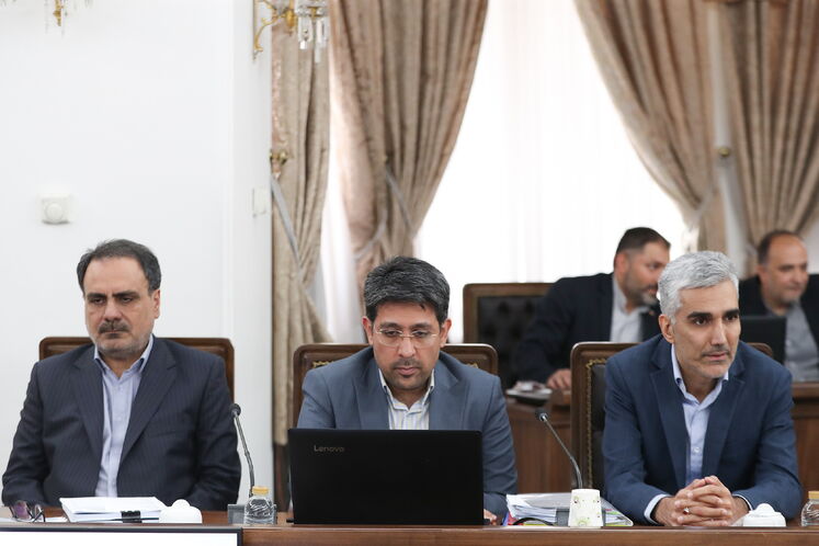 نشست بررسی برنامه‌های افزایش تولید و رفع ناترازی‌ها در حوزه انرژی