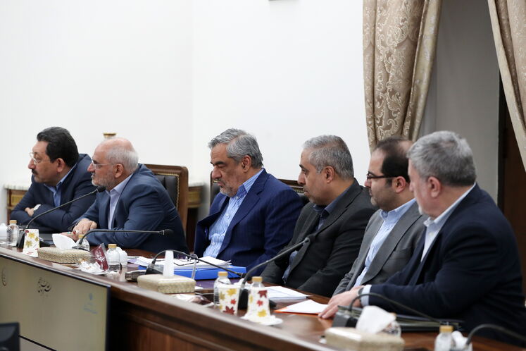 نشست بررسی برنامه‌های افزایش تولید و رفع ناترازی‌ها در حوزه انرژی