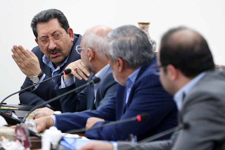 سید محمد اتابک، وزیر صنعت، معدن و تجارت
