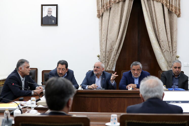 نشست بررسی برنامه‌های افزایش تولید و رفع ناترازی‌ها در حوزه انرژی