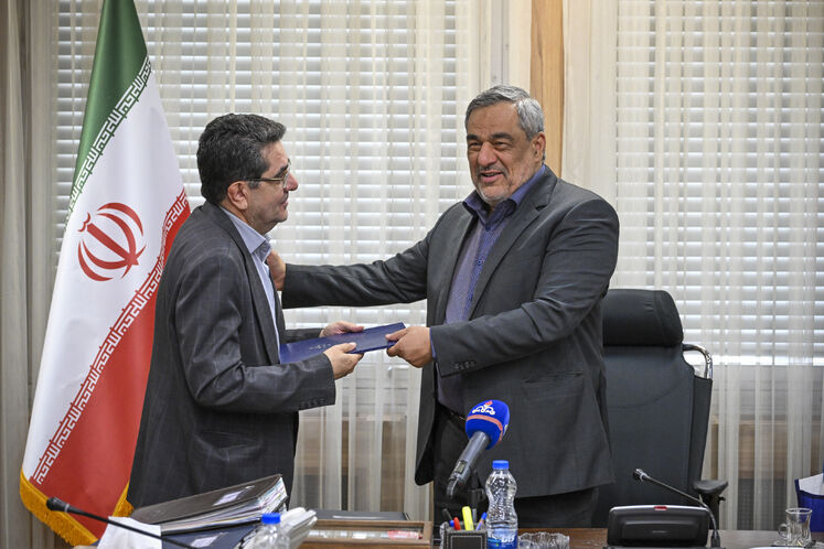 معارفه قاسم علی‌بازآیی، سرپرست مدیریت فناوری اطلاعات و ارتباطات شرکت ملی نفت ایران