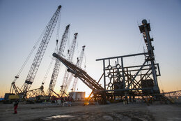 Farzad B gas field’s first offshore platform nears completion at 93%