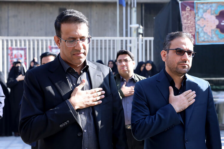 سجاد خلیلی، معاون وزیر نفت در نظارت بر منابع هیدروکربوری،  حسین حسین‌زاده، رئیس هیئت‌ رئیسه صندوق‌های بازنشستگی صنعت نفت