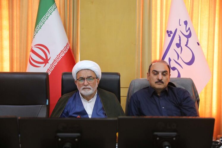 از راست: فرهاد شهرکی، نایب رئیس اول و موسی احمدی، رئیس کمیسیون انرژی مجلس 