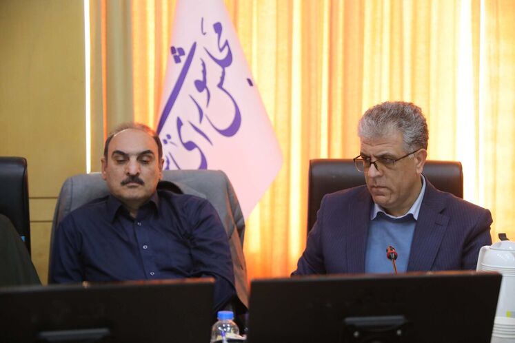 از راست: امید کریمیان، دبیر اول کمیسیون انرژی و فرهاد شهرکی، نایب رئیس اول کمیسیون انرژی