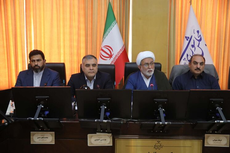 نشست کمیسیون انرژی مجلس با حضور محسن پاک‌نژاد، وزیر نفت