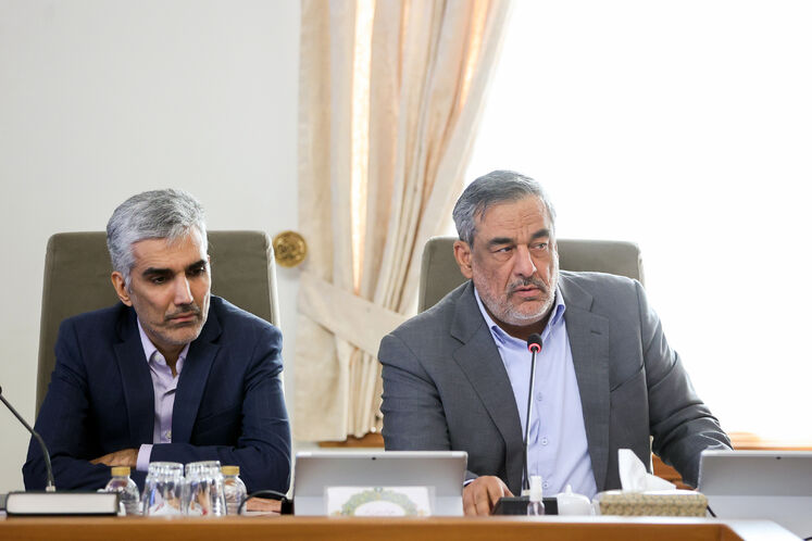 حمید بورد، مدیرعامل شرکت ملی نفت ایران و امیر مقیسه، مدیر سرمایه‌گذاری و کسب و کار شرکت ملی نفت ایران