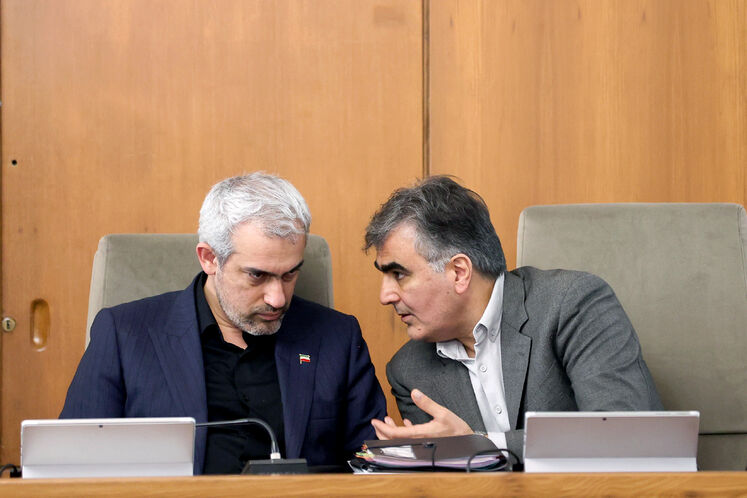 محمدرضا فرزین، رئیس بانک مرکزی و سید علی مدنی‌زاده، وزیر امور اقتصادی و دارایی