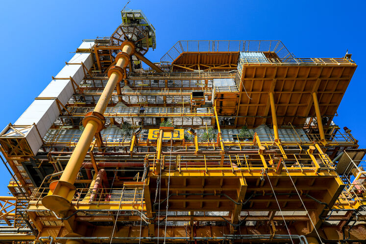 قلب انرژی خلیج فارس؛ سکوی نفتی سروش