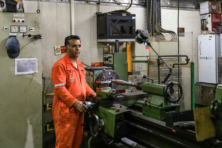 کارگاه تعمیراتی سکوی سروش