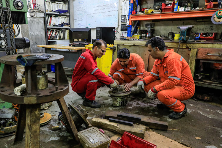 کارگاه تعمیراتی سکوی سروش