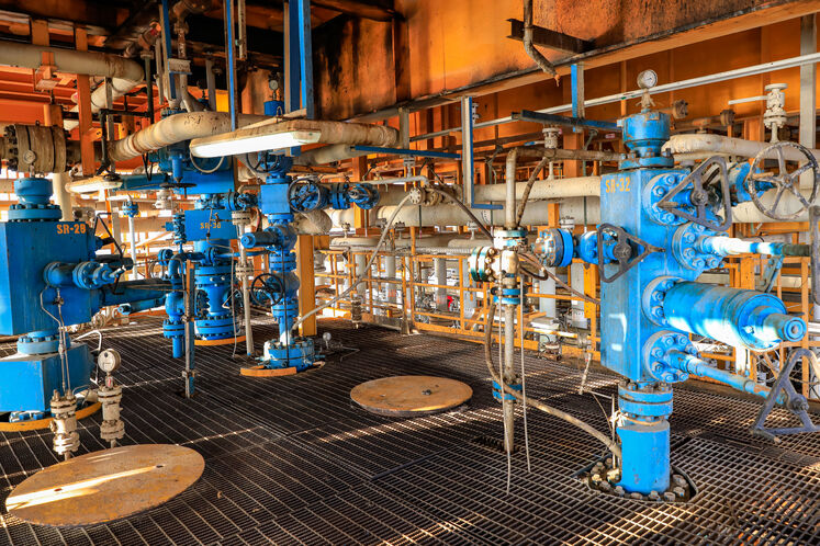 سکوی نفتی سروش، با مجموعه ای از سکو‌های حفاری، خطوط انتقال و تأسیسات فرآورش دریایی به‌عنوان یکی از پیچیده‌ترین طرح‌های فراساحلی ایران شناخته می‌شود