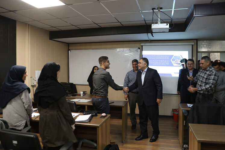 بازدید وزیر نفت از دانشکده نفت تهران