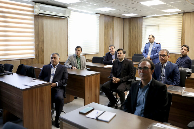 بازدید وزیر نفت از دانشکده نفت تهران