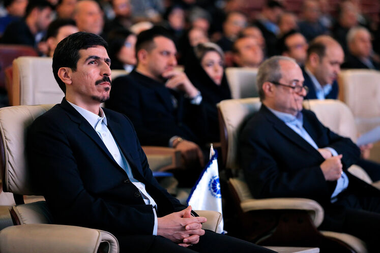 از چپ: مالک شریعتی نیاسر، رئیس کارگروه نظارت بر اجرای برنامه هفتم توسعه در بخش انرژی مجلس