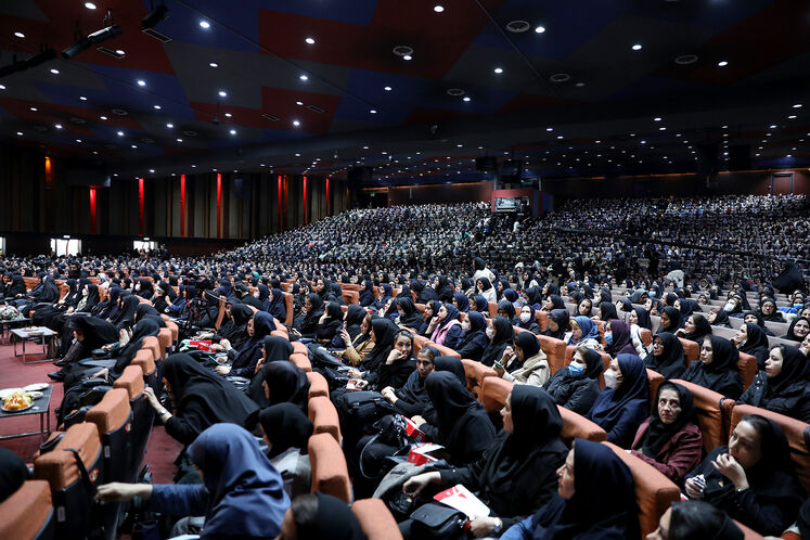 بزرگداشت روز زن و مقام مادر