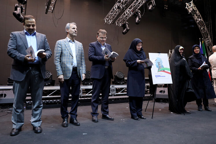 بزرگداشت روز زن و مقام مادر