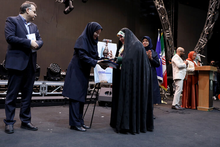 بزرگداشت روز زن و مقام مادر