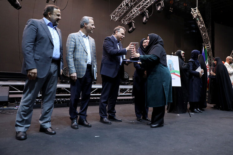 بزرگداشت روز زن و مقام مادر