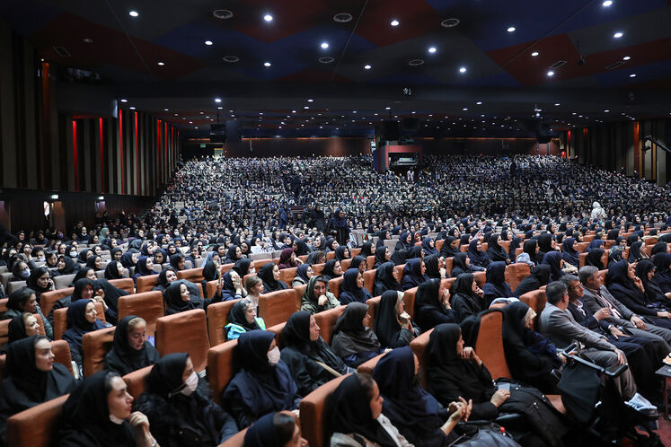 بزرگداشت روز زن و مقام مادر