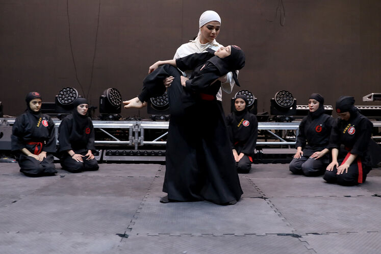 بزرگداشت روز زن و مقام مادر