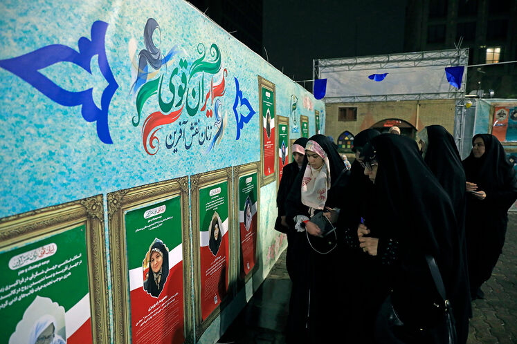 آیین بزرگداشت روز زن و مقام مادر