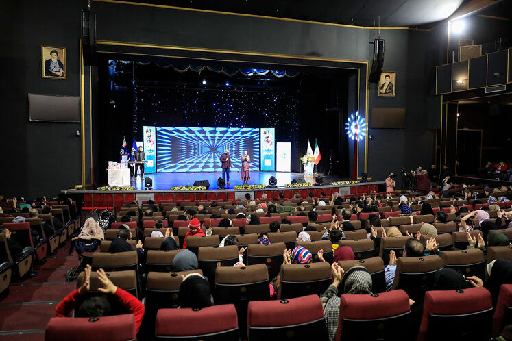 آیین بزرگداشت روز زن و مقام مادر