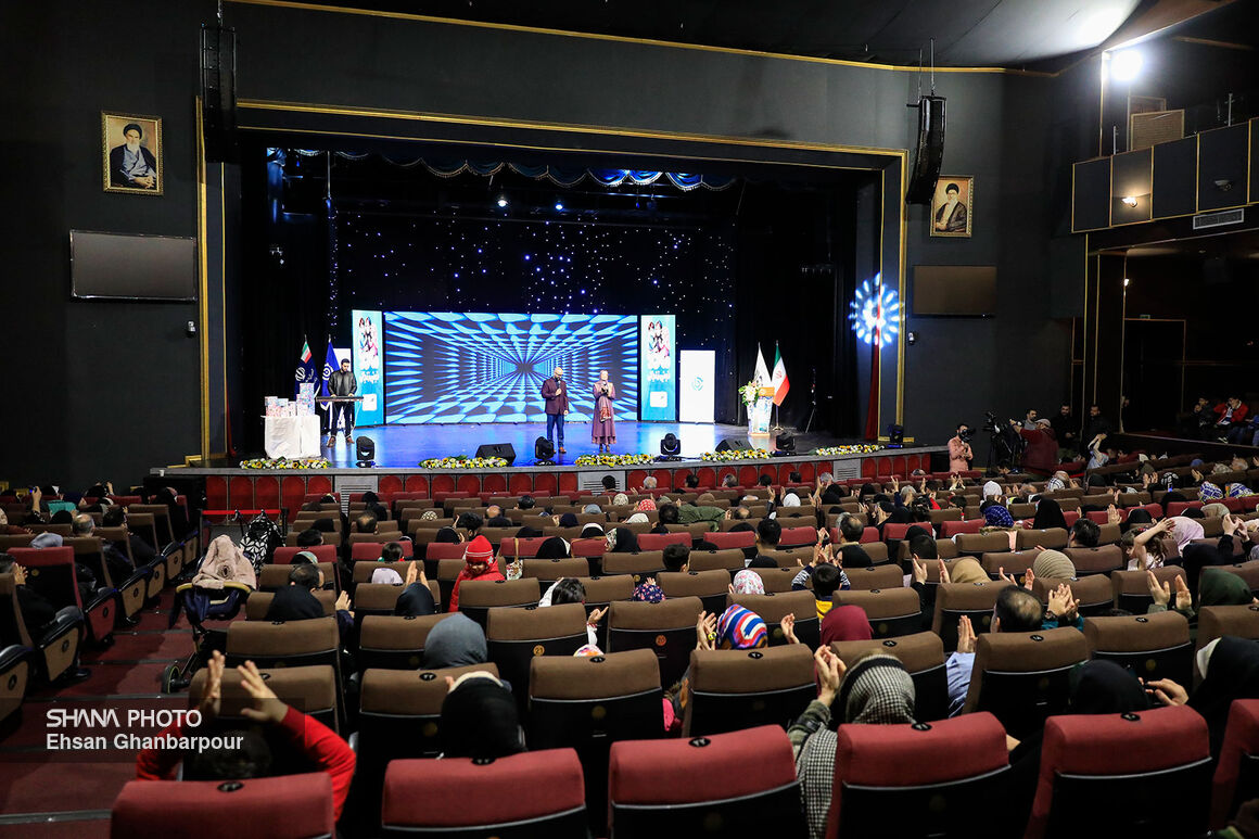 آیین بزرگداشت روز زن و مقام مادر