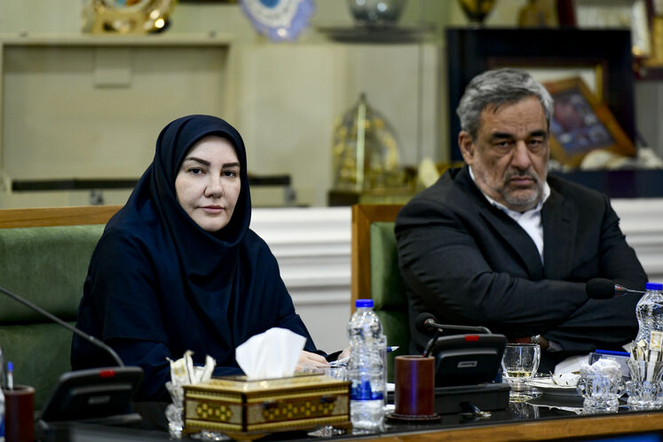 حمید بورد، مدیرعامل شرکت ملی نفت ایران و صدیقه خزایی، معاون توسعه مدیریت و سرمایه انسانی وزارت نفت