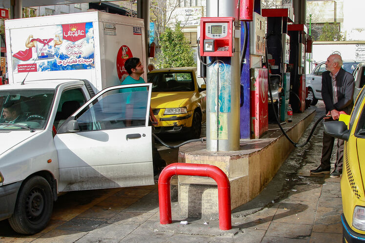 روند عادی توزیع بنزین در جایگاه‌های عرضه سوخت