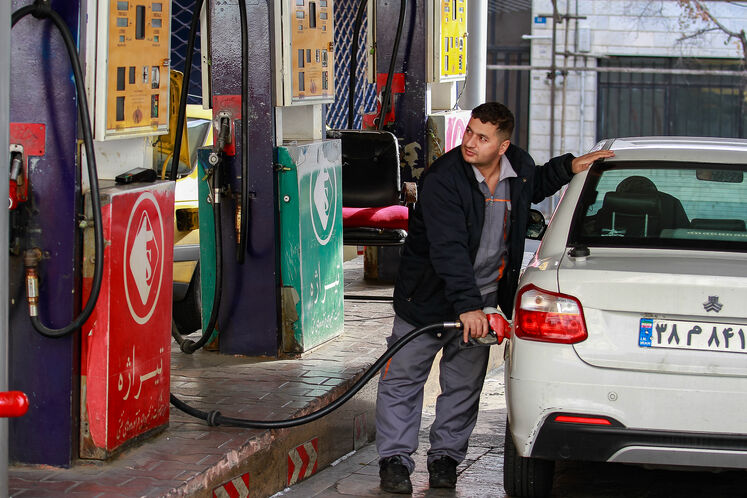 روند عادی توزیع بنزین در جایگاه‌های عرضه سوخت