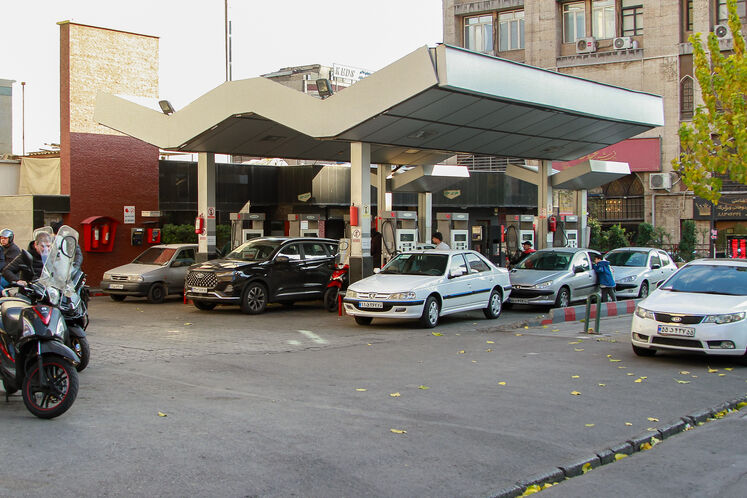 روند عادی توزیع بنزین در جایگاه‌های عرضه سوخت