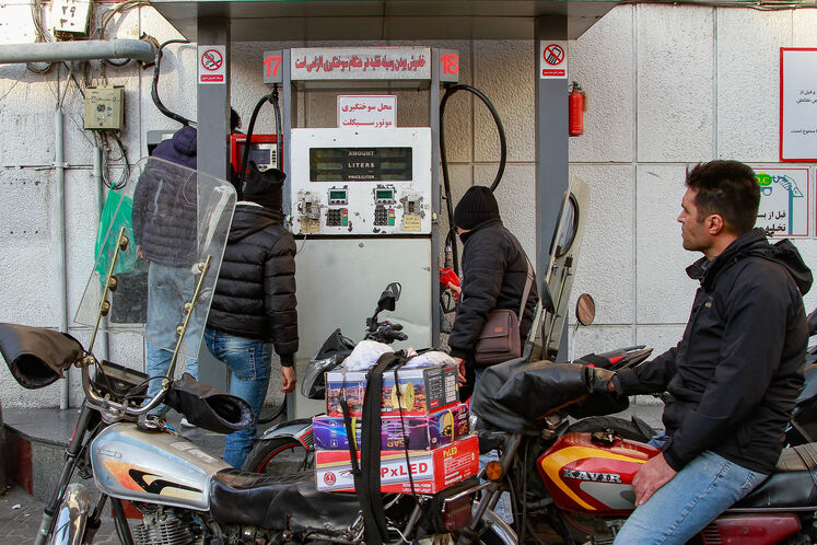 روند عادی توزیع بنزین در جایگاه‌های عرضه سوخت