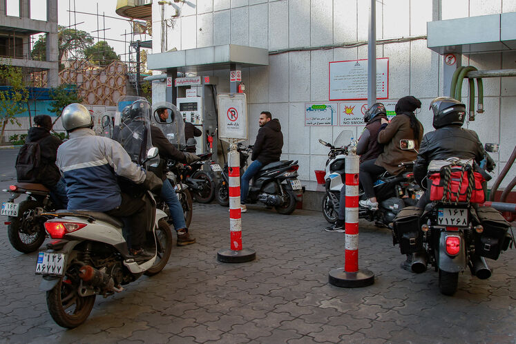 روند عادی توزیع بنزین در جایگاه‌های عرضه سوخت