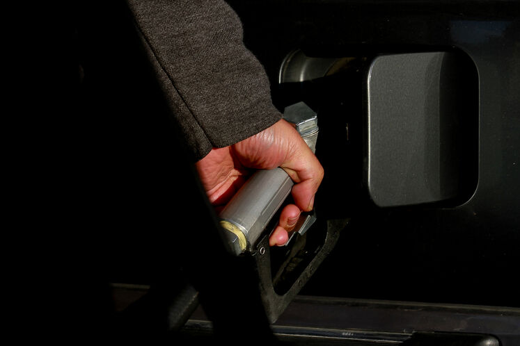 روند عادی توزیع بنزین در جایگاه‌های عرضه سوخت