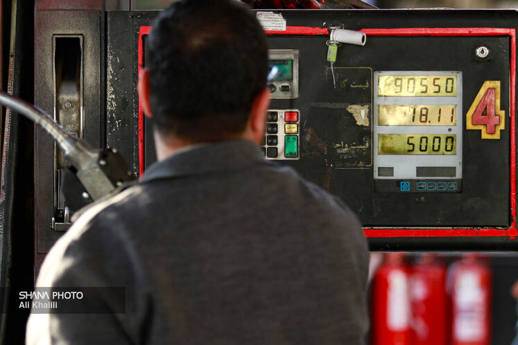 روند عادی توزیع بنزین در جایگاه‌های عرضه سوخت