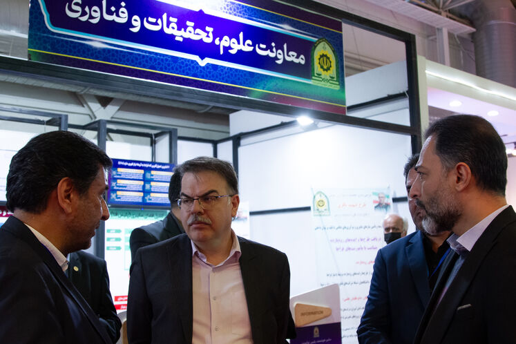 بازدید امید شاکری، معاون وزیر نفت در امور مهندسی، پژوهش و فناوری از سیزدهمین نمایشگاه ایران ساخت 