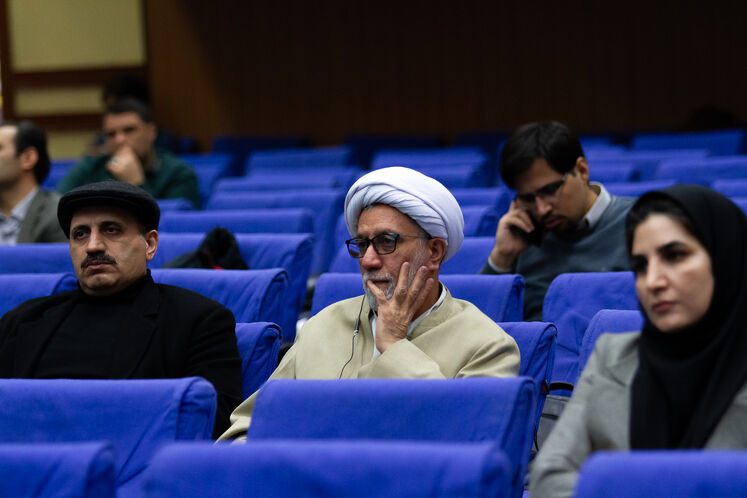 رونمایی از کتاب اولویت‌های پژوهشی و فناوری وزارت نفت