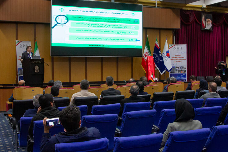 رونمایی از کتاب اولویت‌های پژوهشی و فناوری وزارت نفت