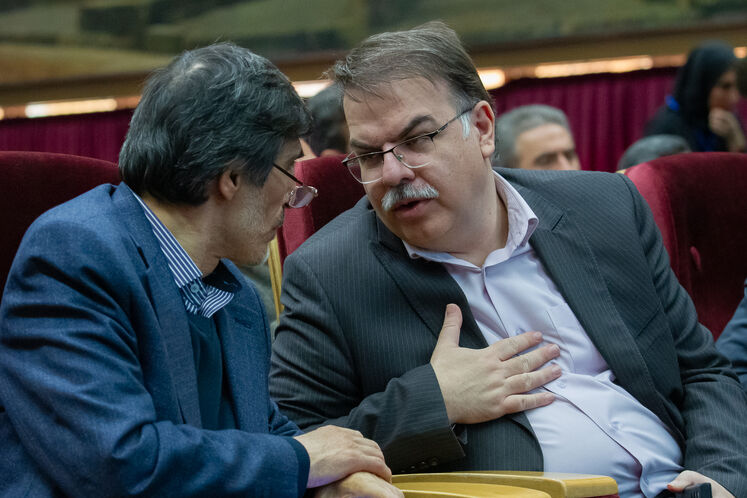 رونمایی از کتاب اولویت‌های پژوهشی و فناوری وزارت نفت