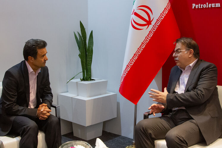 بازدید امید شاکری، معاون وزیر نفت در امور مهندسی، پژوهش و فناوری از سیزدهمین نمایشگاه ایران ساخت 