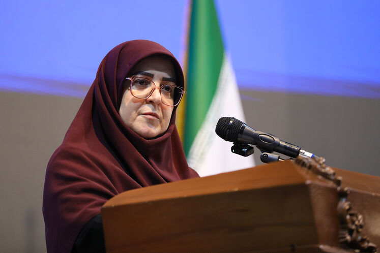 نشست خبری فاطمه مهاجرانی، سخنگوی دولت در شرکت پالایش نفت امام خمینی (ره) شازند - اراک