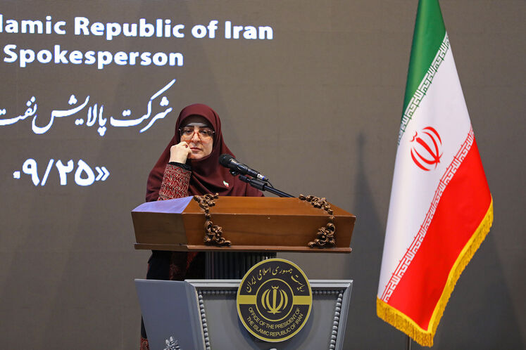 نشست خبری فاطمه مهاجرانی، سخنگوی دولت در شرکت پالایش نفت امام خمینی (ره) شازند - اراک